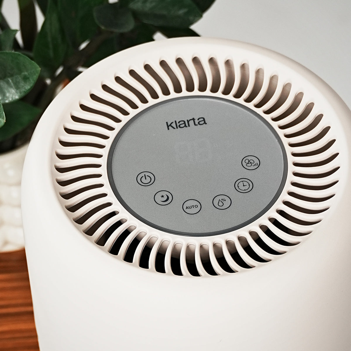 Top control panel and air outlet of the Klarta Humea evaporative humidifier in Beige